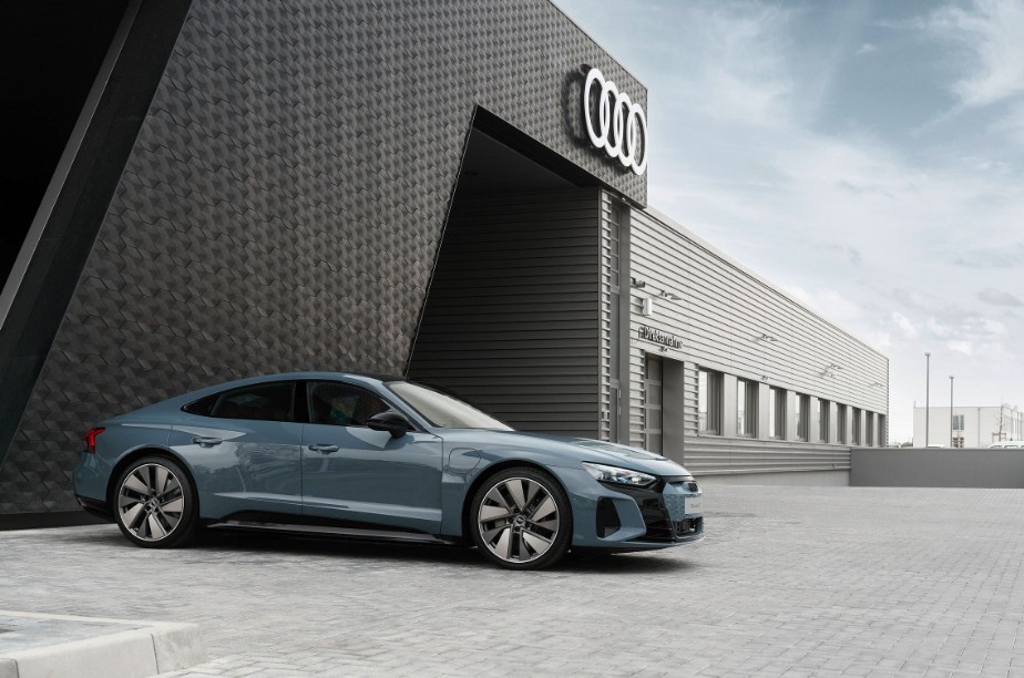 Audi e-tron GT - một chiếc Gran Turismo không giống bất kỳ chiếc nào - hiện đã có mặt tại nhiều thị trường