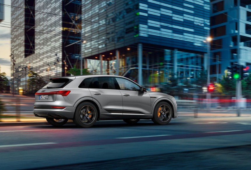 Ngắm nhìn Audi e-tron S line phiên bản màu đen