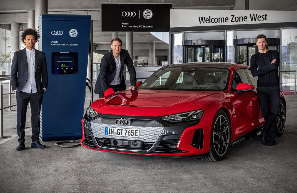 Trạm sạc và Xe điện tử: Audi Electrifies FC Bayern