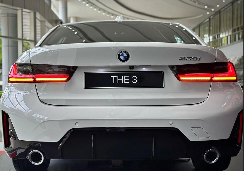 Đánh Giá Chi Tiết BMW 320i M Sport 2025: Đậm Chất Thể Thao, Bứt Phá Mọi Giới Hạn