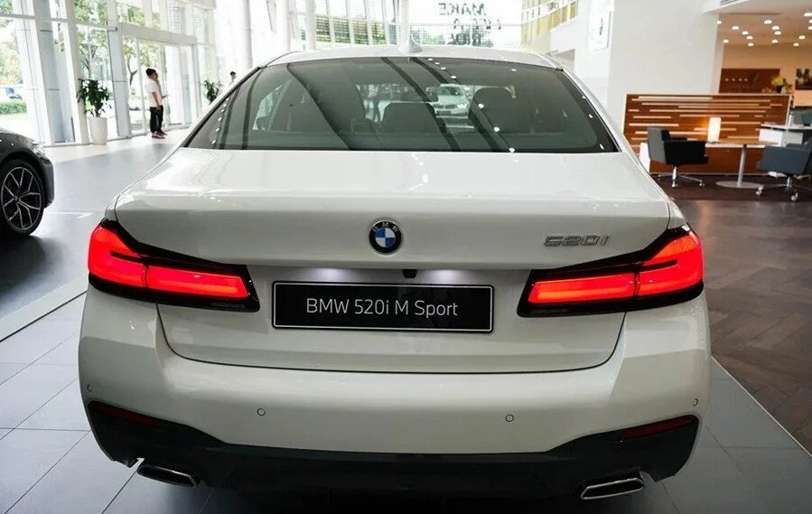 Đánh Giá Chi Tiết BMW 520i M Sport 2025: Sự Kết Hợp Hoàn Hảo Giữa Sang Trọng và Thể Thao