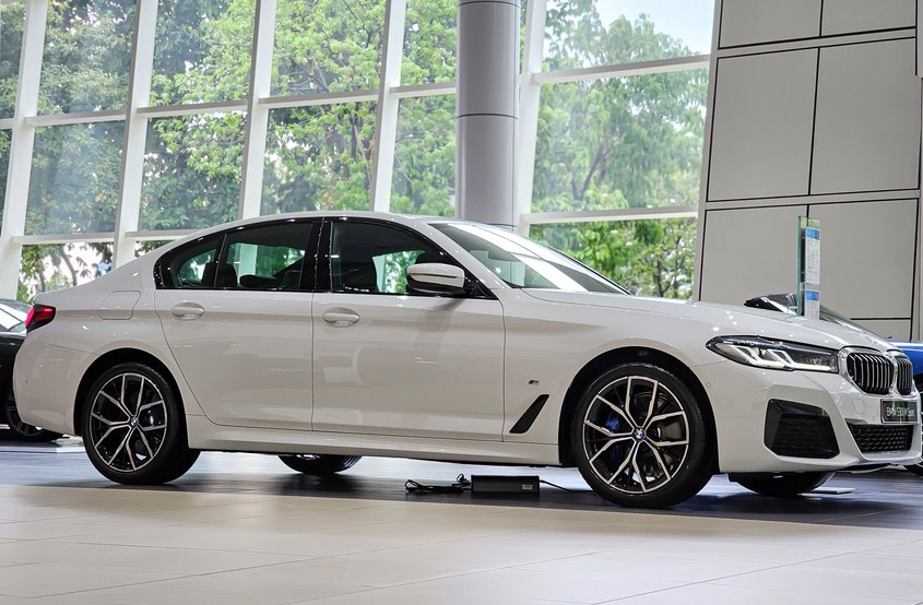Đánh Giá Chi Tiết BMW 530i M Sport 2025: Hiệu Suất Vượt Trội Trong Diện Mạo Thể Thao