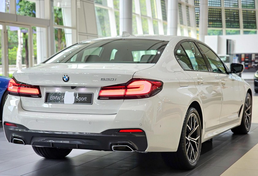 Đánh Giá Chi Tiết BMW 530i M Sport 2025: Hiệu Suất Vượt Trội Trong Diện Mạo Thể Thao