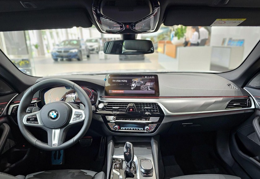 Đánh Giá Chi Tiết BMW 530i M Sport 2025: Hiệu Suất Vượt Trội Trong Diện Mạo Thể Thao