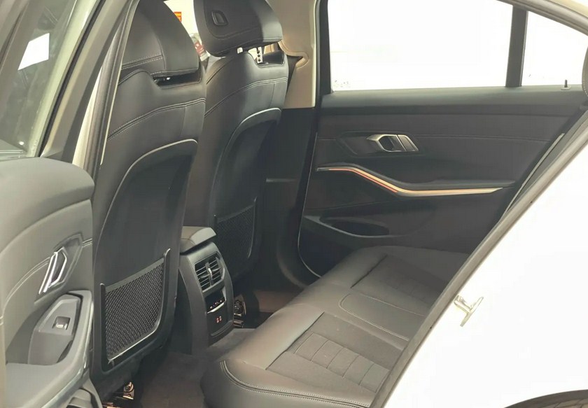 Đánh giá chi tiết BMW 320i Sport Line LCI 2025: Biểu tượng sedan thể thao nâng cấp toàn diện