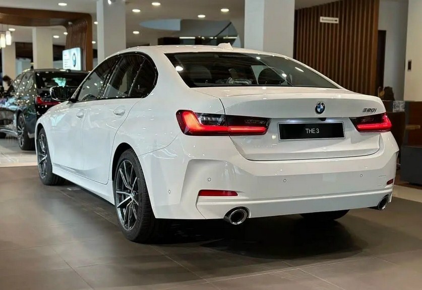 Đánh giá chi tiết BMW 320i Sport Line LCI 2025: Biểu tượng sedan thể thao nâng cấp toàn diện