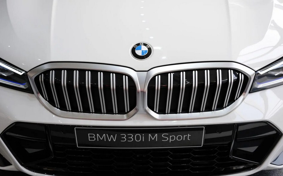 Đánh giá chi tiết BMW 330i M Sport 2025: Mãnh Thú Đường Phố, Đỉnh Cao Cảm Xúc Lái