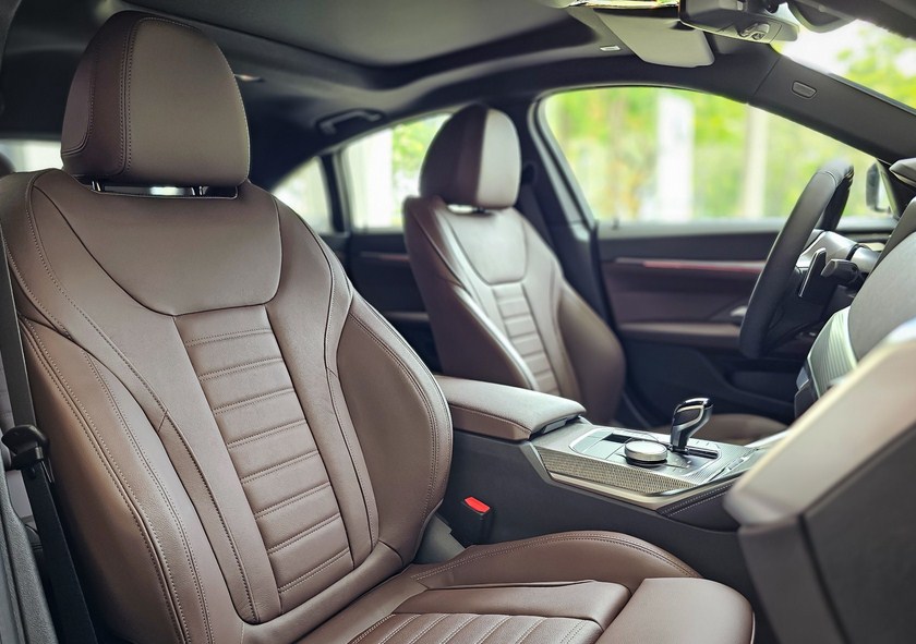 Đánh giá chi tiết BMW 430i M Sport 2025: Dấu Ấn Thể Thao, Trải Nghiệm Lái Đỉnh Cao