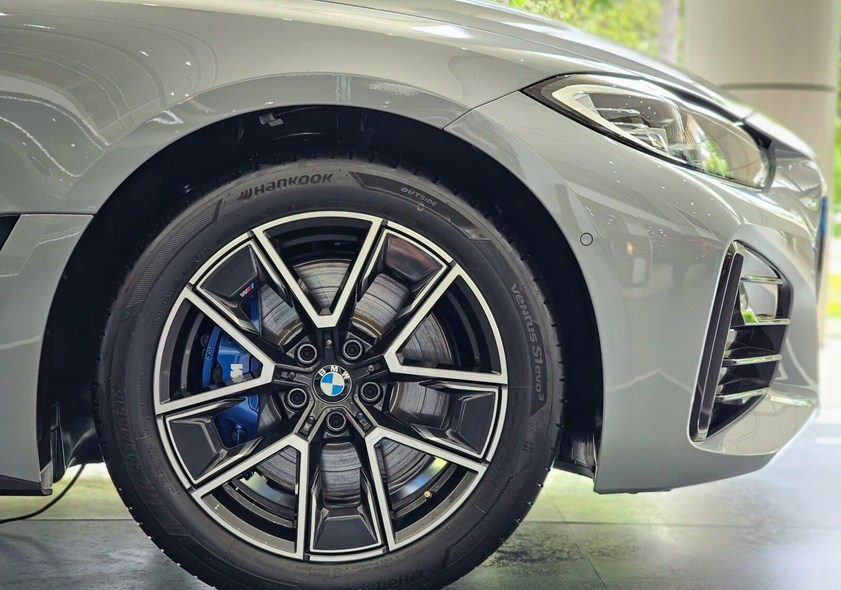 Đánh giá chi tiết BMW 430i M Sport 2025: Dấu Ấn Thể Thao, Trải Nghiệm Lái Đỉnh Cao