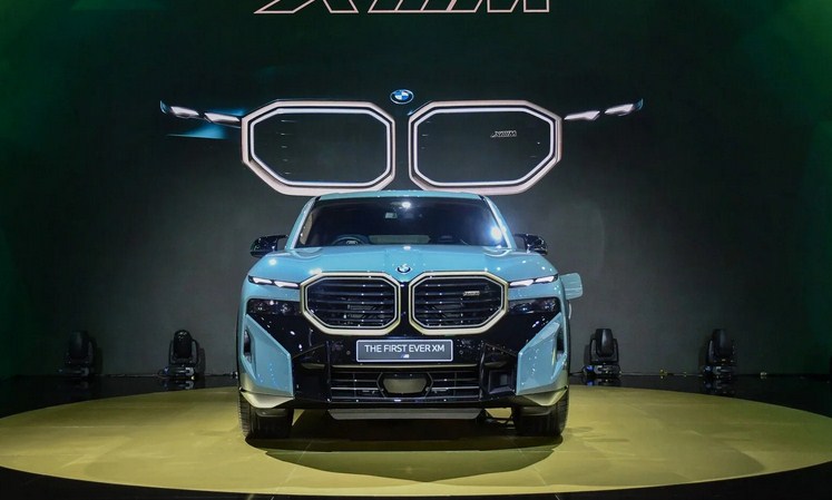 Đánh giá chi tiết BMW XM 2025: Siêu SUV Hybrid, Bùng Nổ Sức Mạnh, Đỉnh Cao Công Nghệ