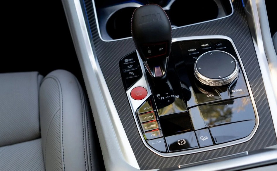 Đánh giá chi tiết BMW XM 2025: Siêu SUV Hybrid, Bùng Nổ Sức Mạnh, Đỉnh Cao Công Nghệ