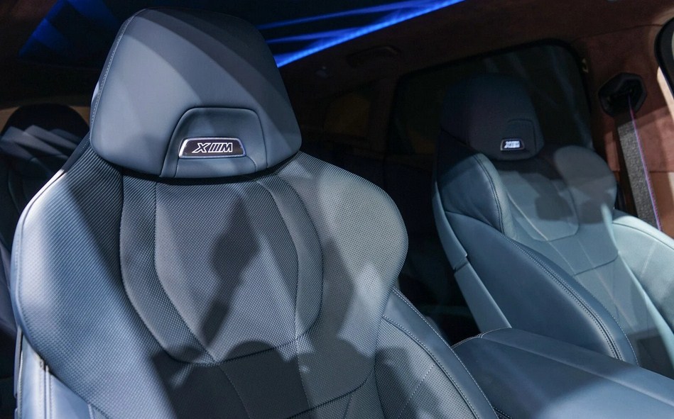 Đánh giá chi tiết BMW XM 2025: Siêu SUV Hybrid, Bùng Nổ Sức Mạnh, Đỉnh Cao Công Nghệ