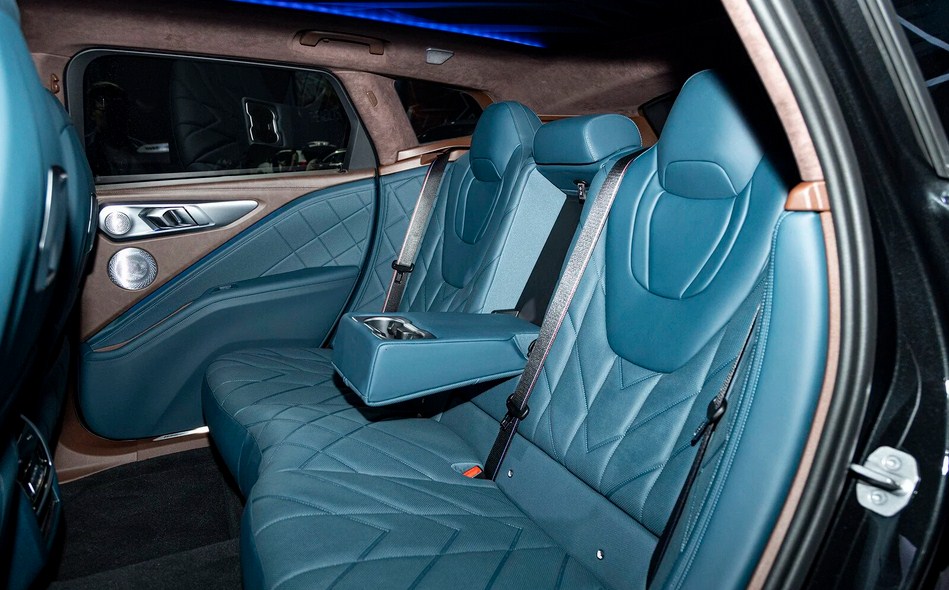 Đánh giá chi tiết BMW XM 2025: Siêu SUV Hybrid, Bùng Nổ Sức Mạnh, Đỉnh Cao Công Nghệ