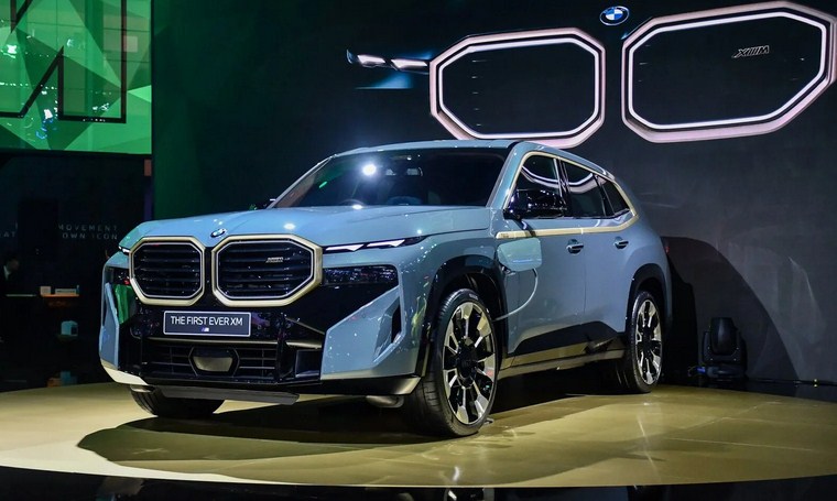 Đánh giá chi tiết BMW XM 2025: Siêu SUV Hybrid, Bùng Nổ Sức Mạnh, Đỉnh Cao Công Nghệ