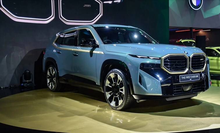 Đánh giá chi tiết BMW XM 2025: Siêu SUV Hybrid, Bùng Nổ Sức Mạnh, Đỉnh Cao Công Nghệ