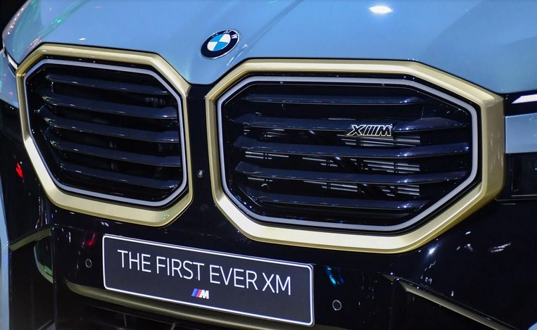 Đánh giá chi tiết BMW XM 2025: Siêu SUV Hybrid, Bùng Nổ Sức Mạnh, Đỉnh Cao Công Nghệ