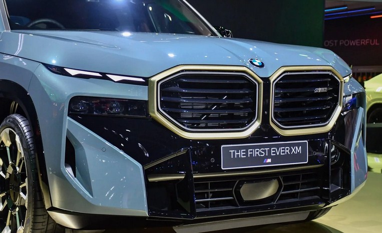 Đánh giá chi tiết BMW XM 2025: Siêu SUV Hybrid, Bùng Nổ Sức Mạnh, Đỉnh Cao Công Nghệ