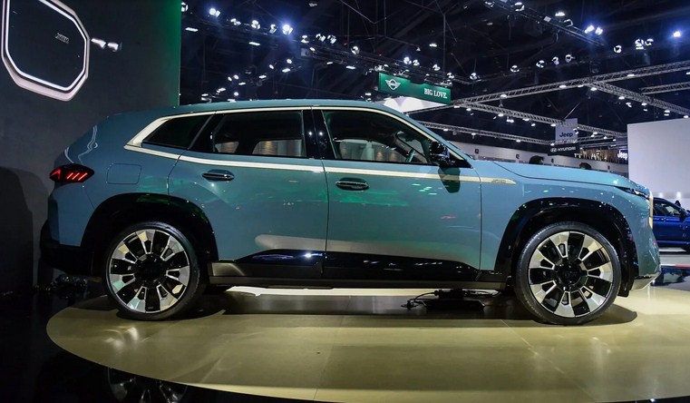 Đánh giá chi tiết BMW XM 2025: Siêu SUV Hybrid, Bùng Nổ Sức Mạnh, Đỉnh Cao Công Nghệ