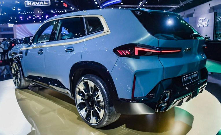 Đánh giá chi tiết BMW XM 2025: Siêu SUV Hybrid, Bùng Nổ Sức Mạnh, Đỉnh Cao Công Nghệ